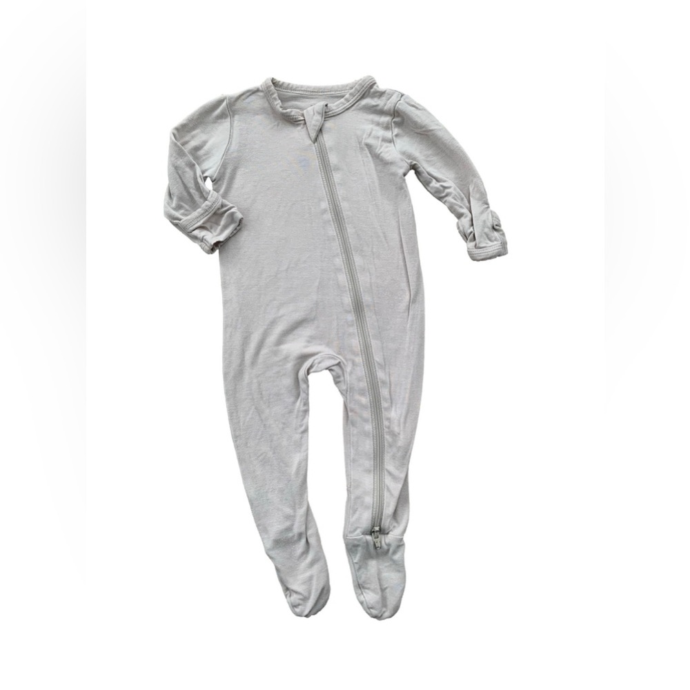 Kyte Baby Size 0-3 Months Neutral Cream Bamboo Footie Zip Pajamas Sleeper